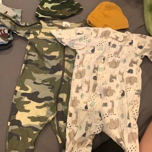 0-3 months zipper onesies with beanies
